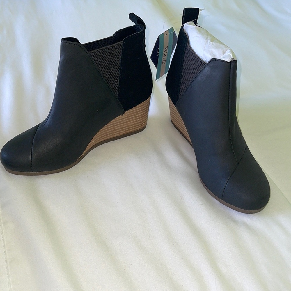 Toms Black Wedge Booties~Size 7~NWT